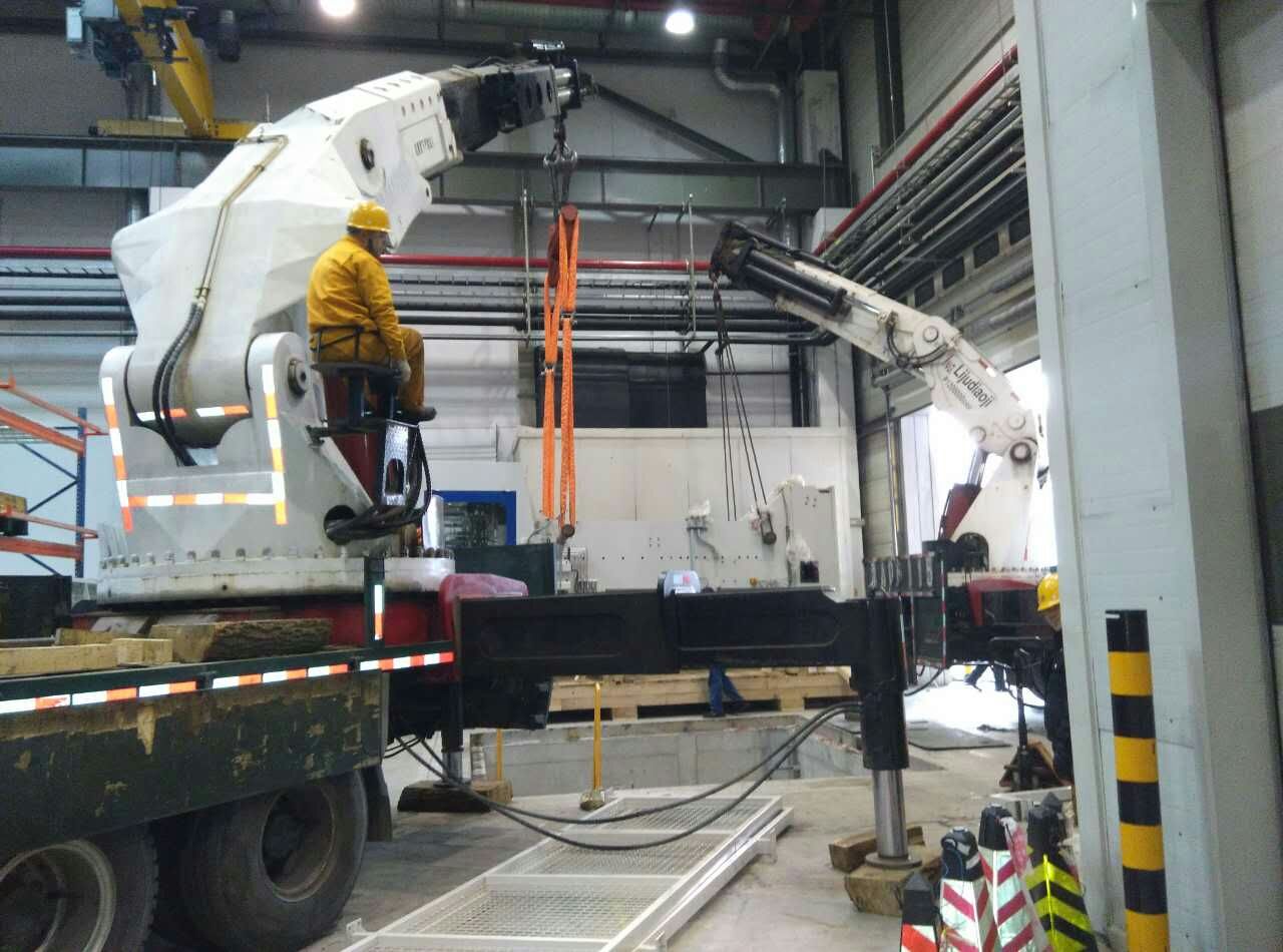 杰森堡大型雕銑機搬運