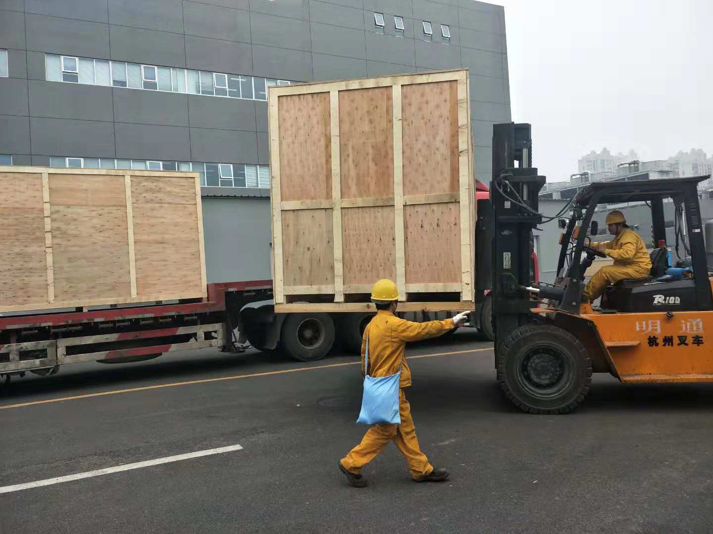 設(shè)備搬運，叉車移位